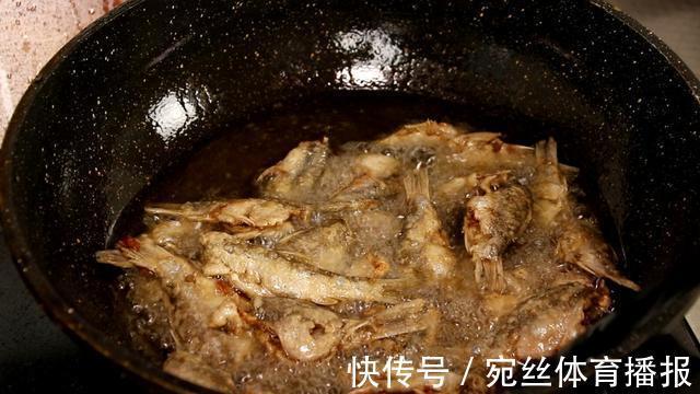 干锅花菜|炸鱼时,有人用淀粉有人用面粉?都不对,大厨教你正确做法