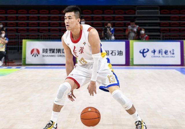 杨鸣|CBA新赛季赛制有变,杨鸣再签高1.98米射手,填补贺天举离队空位