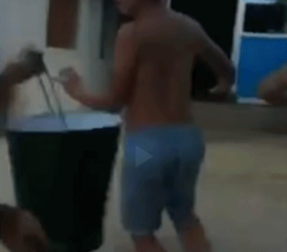 |搞笑GIF:一转身美美哒