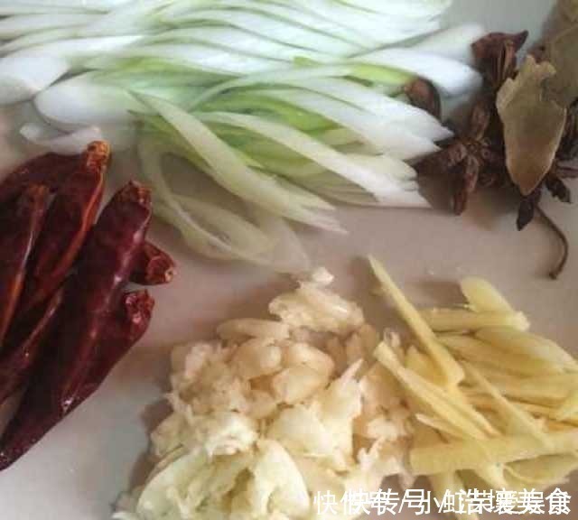 好吃|油爆虾的做法，太好吃了，一口一口停不下来！