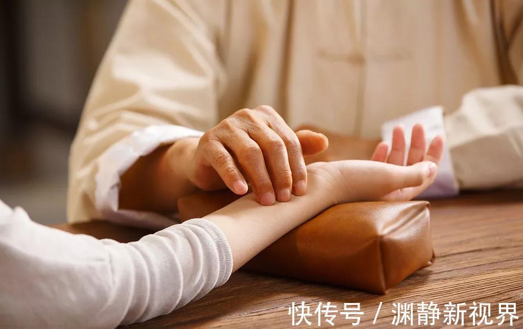 营养物质|女性气血不足,不妨多吃“两红”,少吃“两黄”,补血益气更年轻