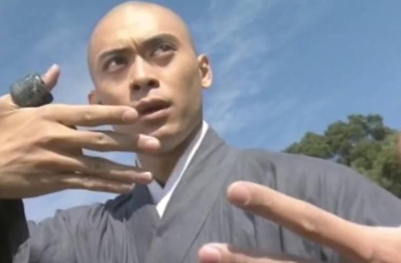 虚竹|乔峰、虚竹、段誉谁的武功最高少室山一战,王语嫣一语道破