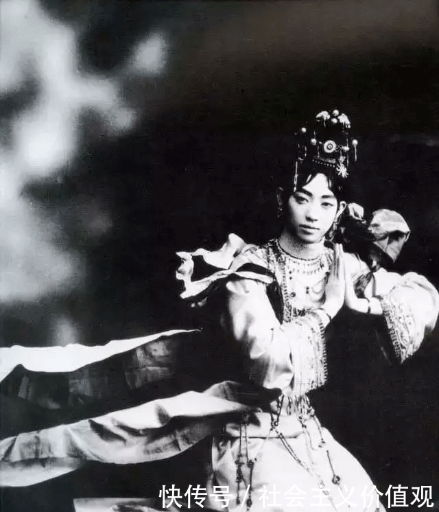  梅兰芳|梅兰芳：学习绘画