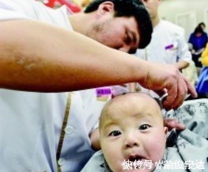 孩子|爸爸给宝宝理的发型太“成熟”,妈妈被气笑,网友广坤,是你吗