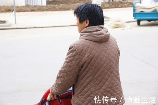 雌激素|女性过了45岁,雌激素水平降低,提醒:4种食物不适合多吃了