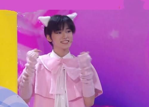 《王牌》更新海报，宋亚轩背后的黄色物品引关注，是对他最大的宠溺