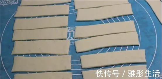 刀把|炸油条用小苏打、食用碱全错油条店老板教你正确做法,金黄酥脆