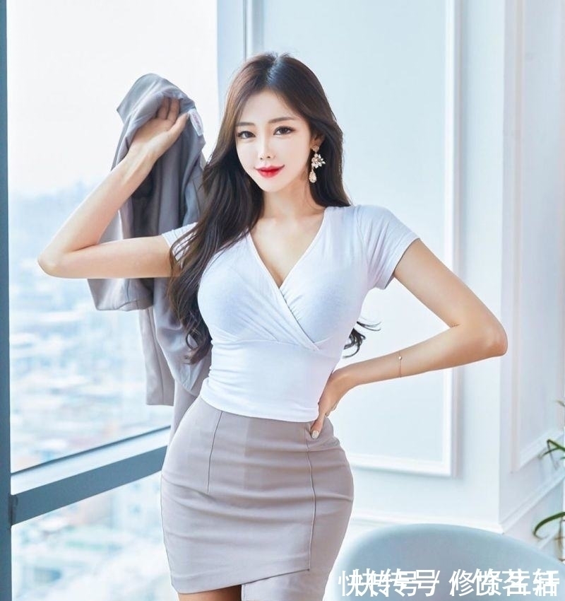 干练|心动女生系列32经典职业装时尚优雅，浅色系的搭配，尽显成熟干练