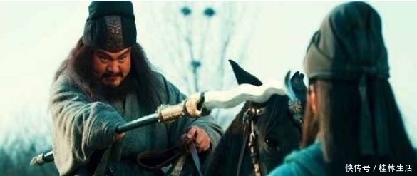 关羽|能跟关羽三十回合打平的纪灵,为何被张飞十回合就轻松挑飞?