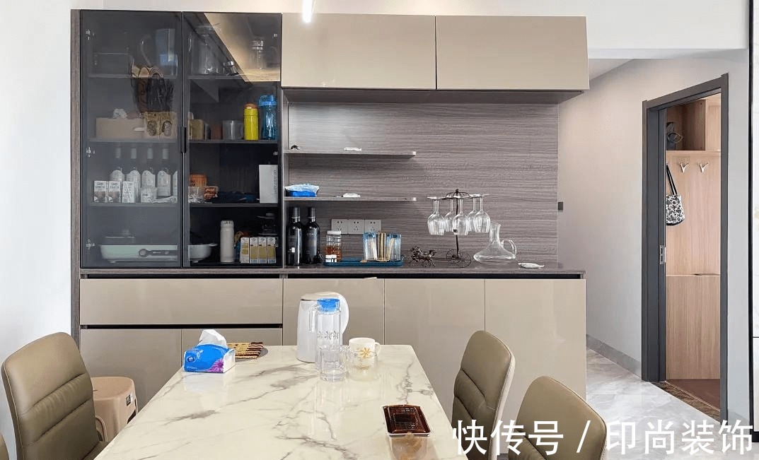 厨房|黄石印尚装饰 ▏爆改98㎡老房,厨房连推两堵墙,客厅是全小区最美的!