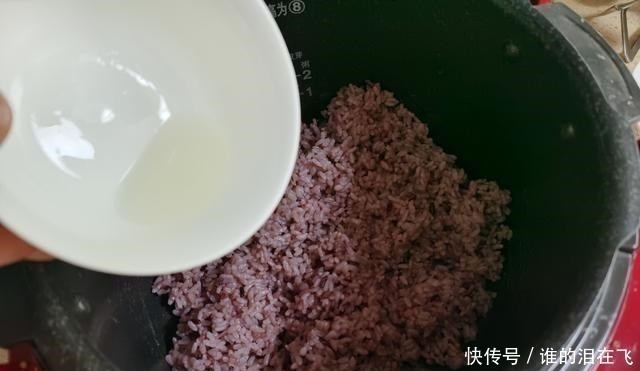 饭团|儿子点名要吃这早餐，简单到不可思议，拌一拌就能吃，我特乐意做