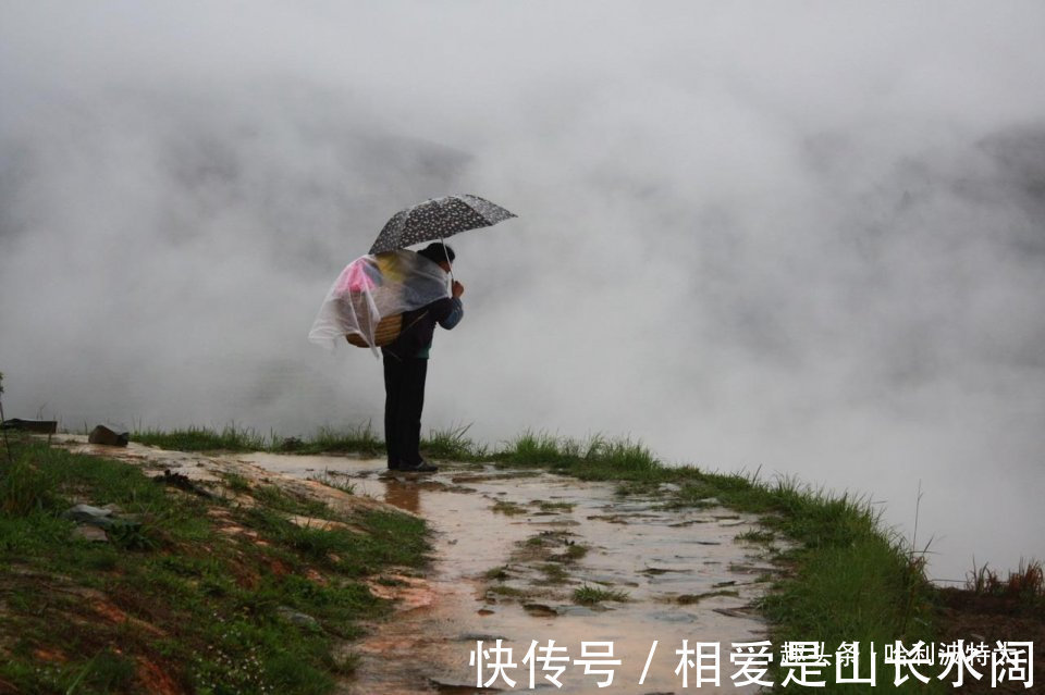 服务费|最美的身影！龙脊梯田背夫淳朴忠厚，50块小费游客付得心甘情愿