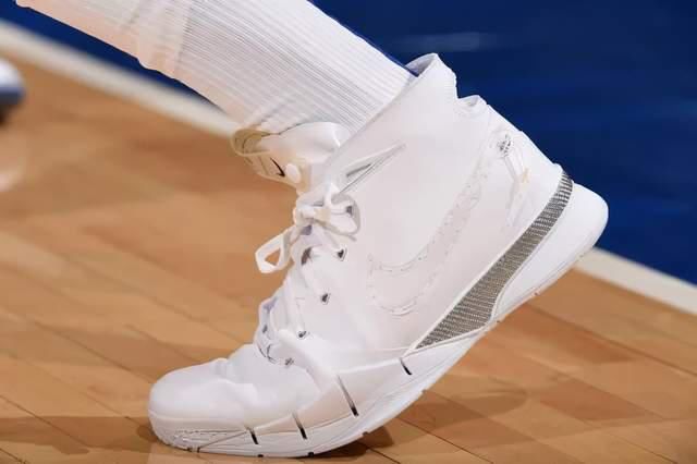 NBA球员上脚：Kobe9全明星配色，范乔丹的闪击7很帅