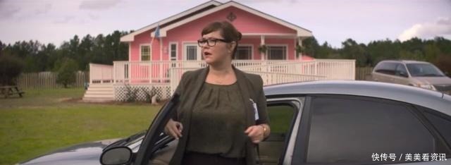 公主|没有一部惊悚剧,能把可乐拍得这么诱人,又把公主风拍得这么吓人