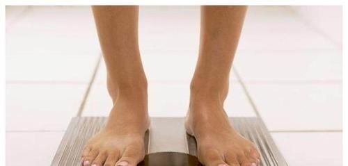 减肥|减肥期间，为什么早晚体重不一样？早晚体重相差多少才算正常？