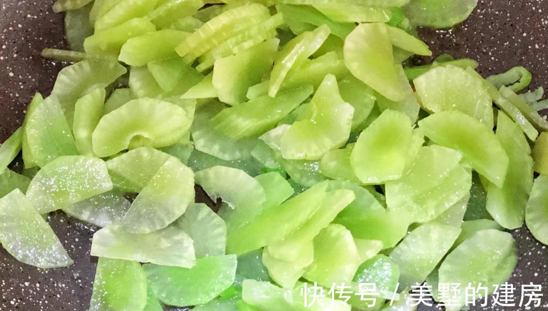 降温了,别总吃大鱼大肉,给家人做4道家常下饭菜,简单美味营养