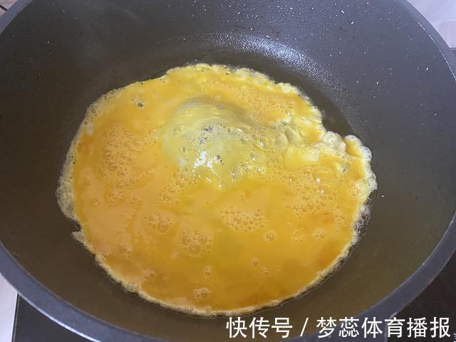 黄豆酱|好吃的炒饭有着不可告人的做法,五分钟就能炒出粒粒分明的蛋炒饭
