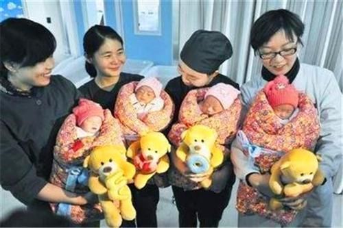 孩子|90后宝妈喜得4胞胎,看到宝宝的性别后,医生夸赞有福气