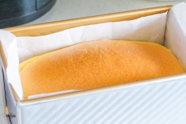 蛋黄|网红抖臀蛋糕,用手轻碰就一直抖个不停,迫不及待咬下一口,真香