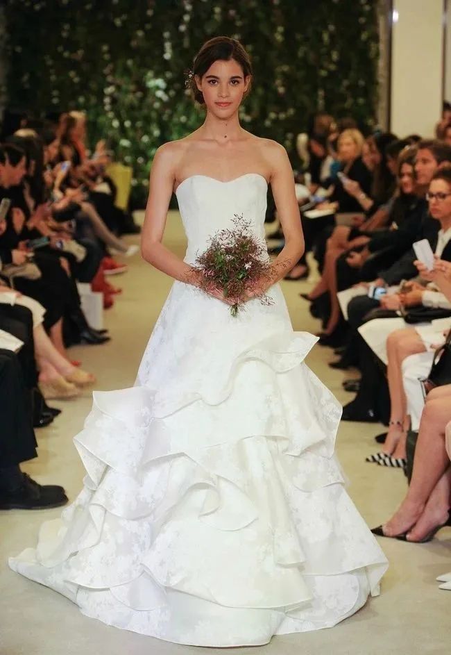  穿一辈子白衬衫是种什么体验？答：引领时髦|GirlCrush | 引领