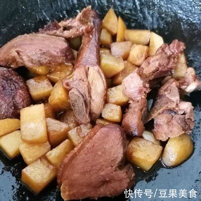 大厨教你做#精致一人食#土豆焖鸭,学会不用下馆子