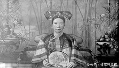 评价|慈禧画像20多岁的身子，69岁的脸，洋人评价“娇小”可人！