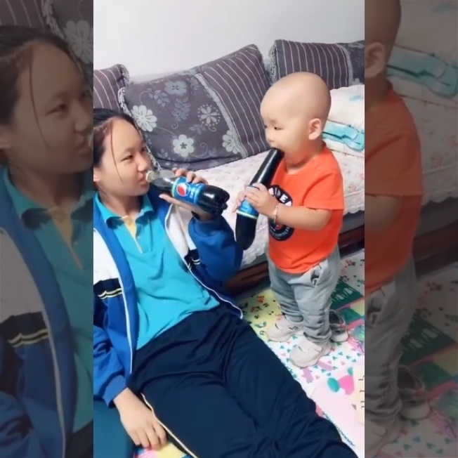 不该|从小就承受了这个年纪不该有的欺骗,网友:这个做姐姐的确实可以