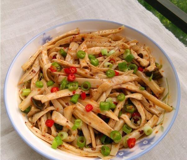 最受欢迎的杏鲍菇吃法,不炒不炖,营养保留的最全面,比肉都馋人