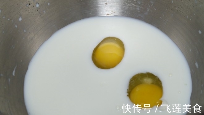 拉丝|面包别再买了,自己在家做,不用黄油不用高粉,柔软拉丝超好吃!