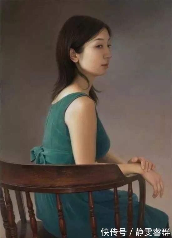 超写实@他画的女子就这么静静地坐着,画面竟然如此唯美