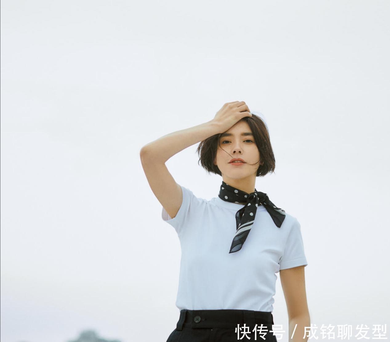 用“丝巾”点缀夏装,时尚减龄又显气质,精致好看又显女人味