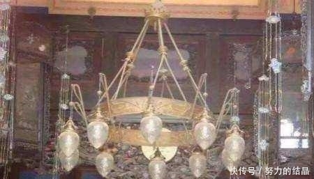 慈禧|紫禁城第1次接通电灯,慈禧只喊了2个字,身边众人捂嘴都憋不住笑!