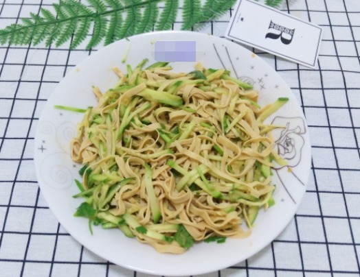 这10道家常凉拌菜,个个美味,好吃下饭透心凉!