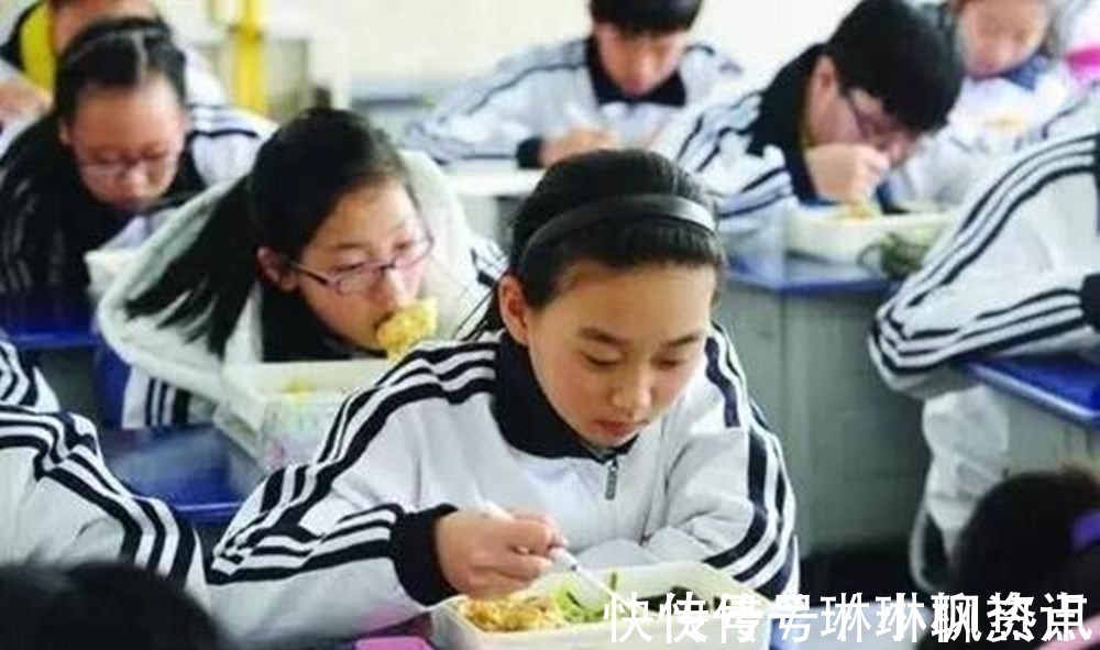 孩子|14岁男孩身高185,父母为此感到苦恼,为何男生一米八更受欢迎