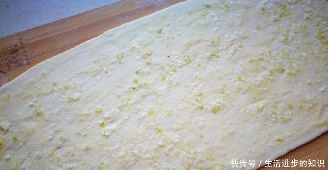 手抓饼就服这种做法,简单易学层次超多,外酥里软,满口香!