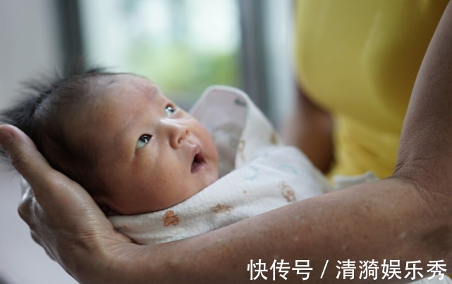 母乳|3个信号说明宝宝处于“猛涨期”,喂养要跟上,别耽误了娃发育