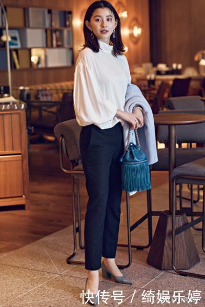 不仅品位高级!7种撘配,回答为什么藏青色的包比黑色更加百搭