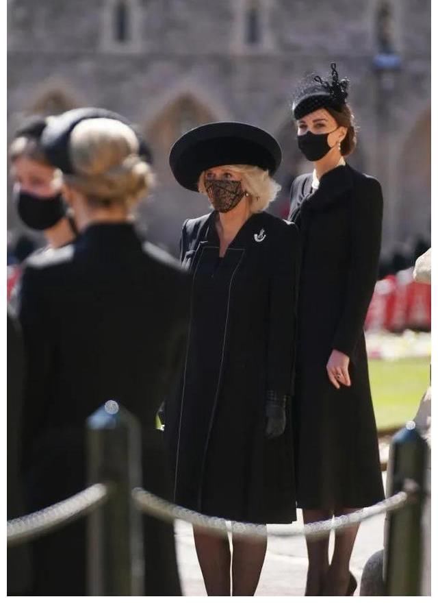 钻石#曾被骂地表最强卡三,如今一身珠光宝气,她赢得了爱情和珠宝