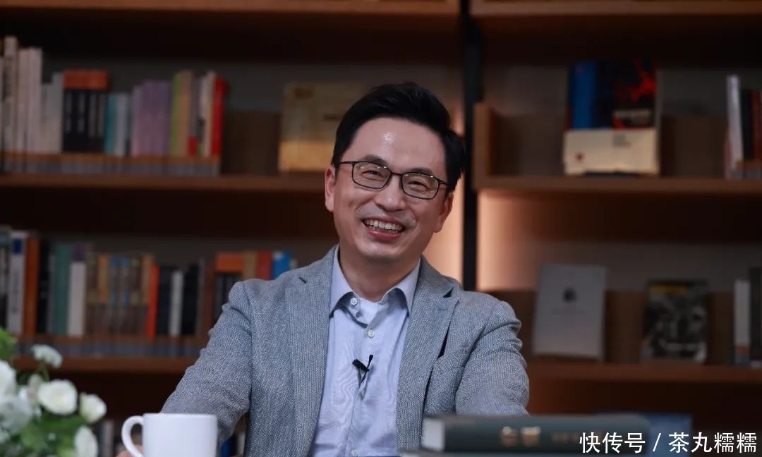 五险一金|实在刘强东:能干配送员、能做食堂大厨的,京东都要!张磊:支持