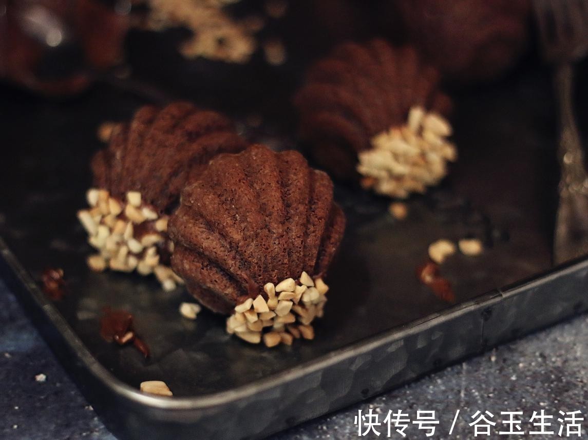 巧克力|很适合做下午茶的法式小点心，口感香甜湿软，巧克力味道浓郁