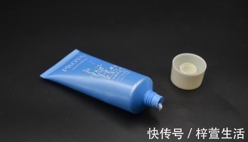 过期的护手霜不要扔，留在家中有大用处，一年能省不少钱，真实用