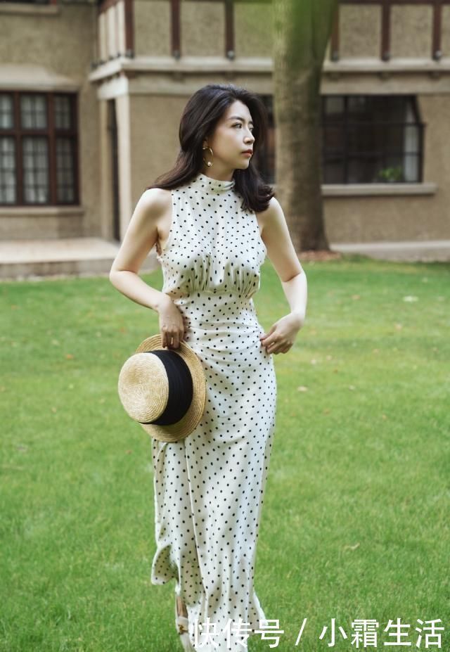 黏腻感|三木教你穿搭,白色T恤搭麻棉阔腿裤,40岁女人告别“大妈装”