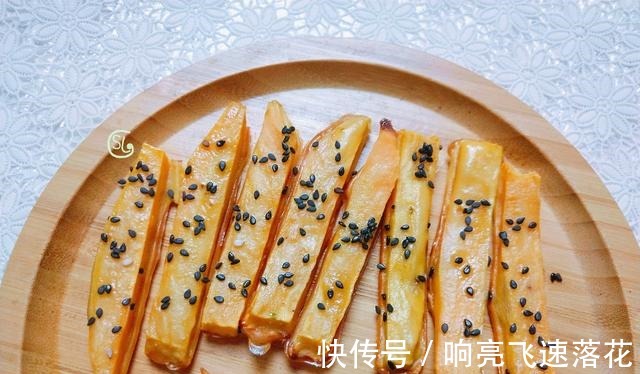 冬季红薯就要这样吃，外脆里嫩，口感香甜，好吃停不下！