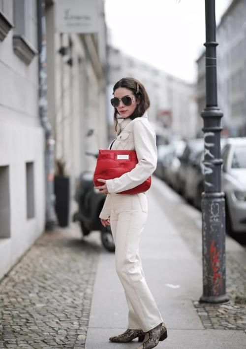 最近火了一种颜色，叫“奶枣色”，显白提气色，很适合黑黄皮