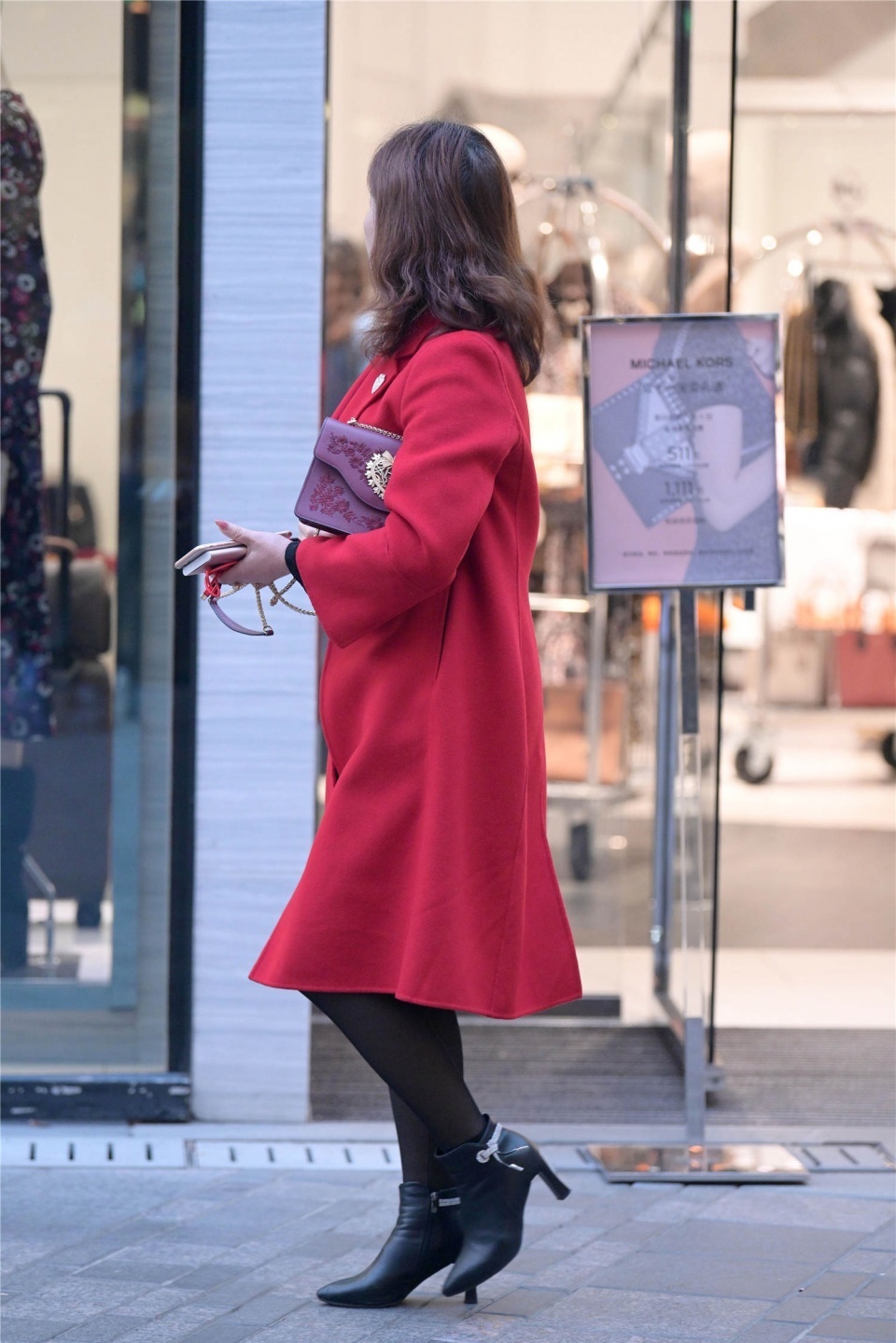 ¹ä½Ö|½ÖÅÄ£ºÊ±ÉеÄÉú»î£¬ÔÚÓÚÔõô´îÅ䣬³õ¶¬¹ä½Ö´©×ŶÌÑ¥¶¼Òª´©×Ÿ߸úµÄ