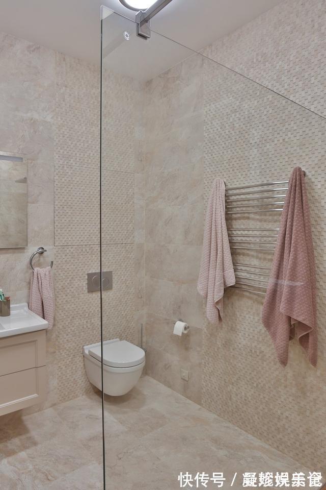 墙面|130平各个空间几乎空无杂物，我是没看出来，屋主一家已住10年