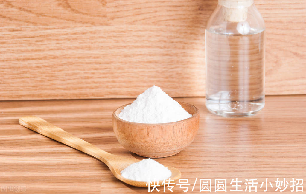 清洗床单时,在水里倒一碗,多脏的床单也能干净如新,省事又方便