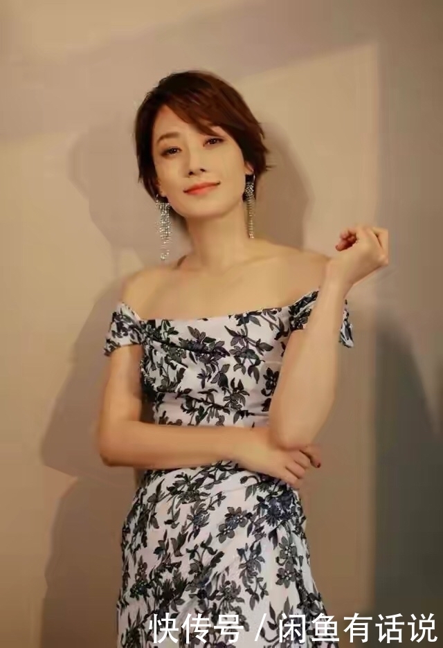 裙装|马伊琍向来随性，穿“大妈裙”腰大一圈，还配89块帆布鞋真接地气