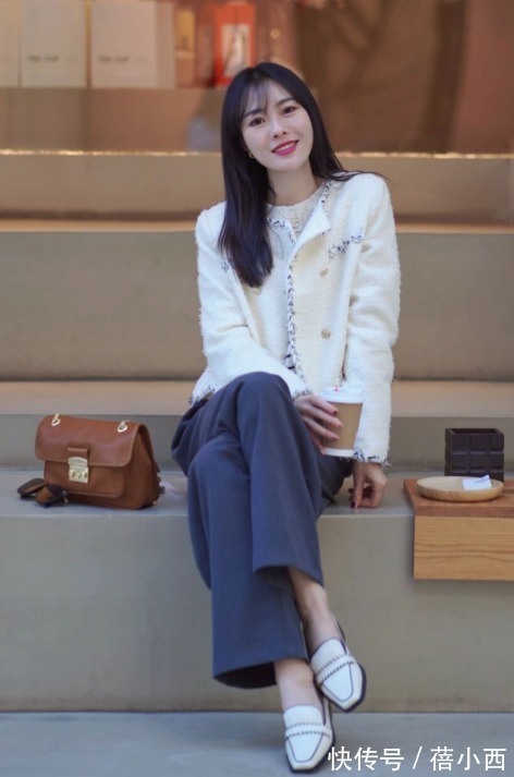 博主 乐福鞋的魅力可圈可点,不管配西装、针织衫都好看,难怪这么受宠