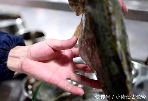 厨师|日本人把鱼切成“蝴蝶”,看到中国大厨的藕片,日本人我们认输